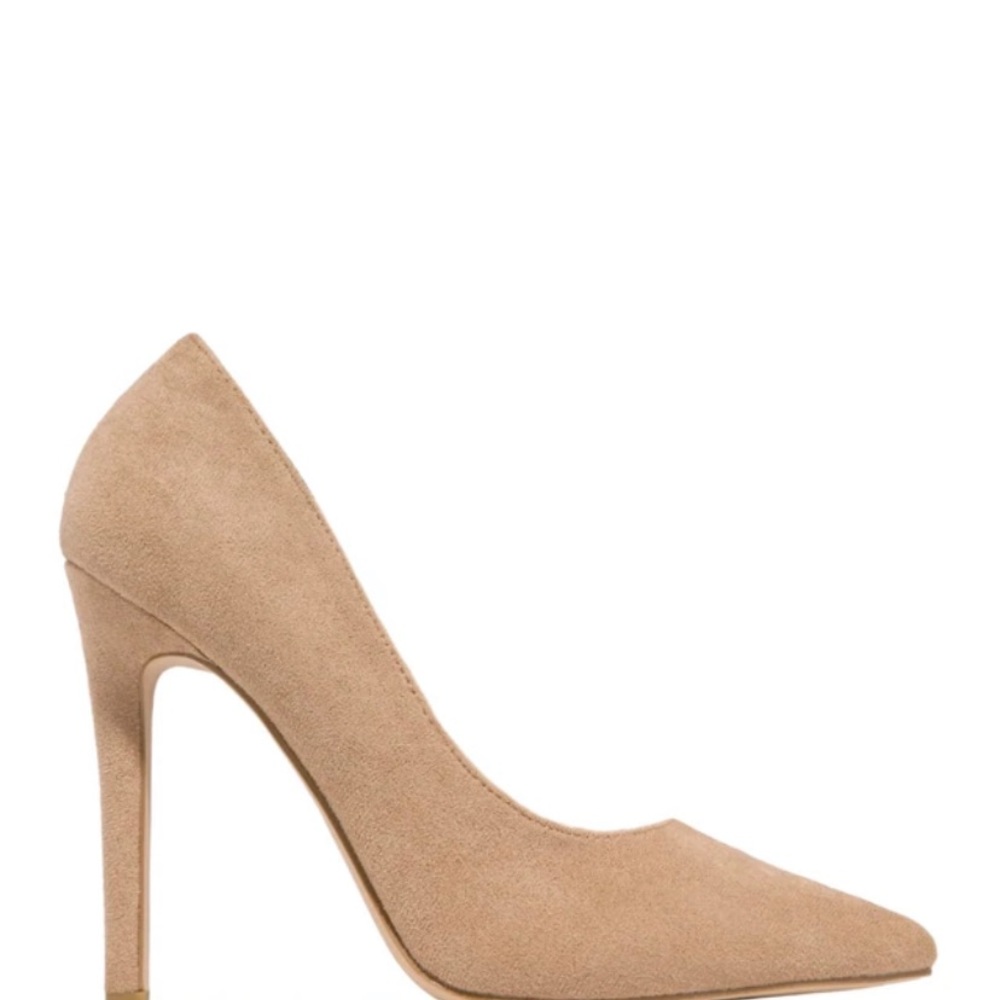 BNWT FAUX SUEDE PUMPS